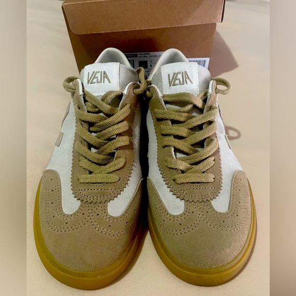 Veja Shoes - Veja VOLLEY SUEDE NATURAL SAHARA US Size 9